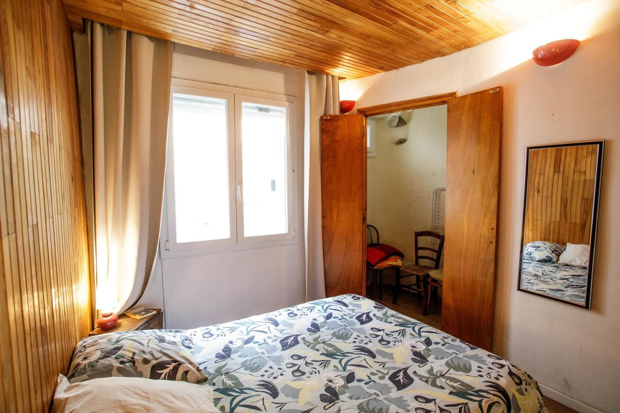 Gite Rue Tranquille Padern 外观 照片