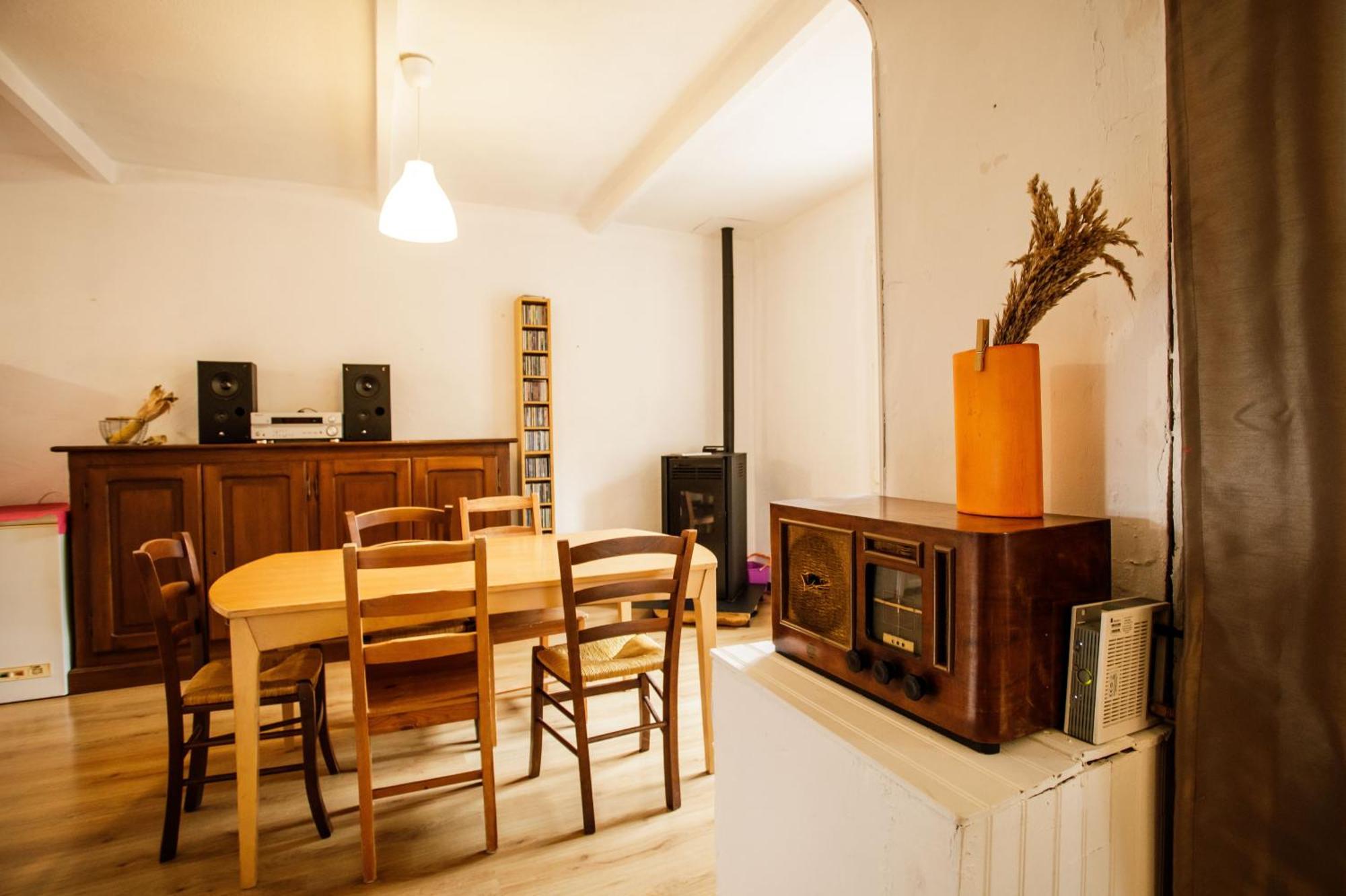 Gite Rue Tranquille Padern 外观 照片